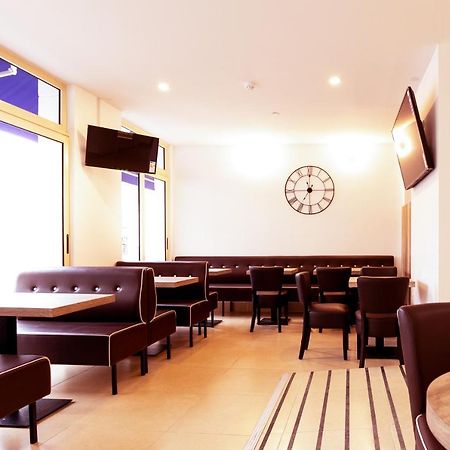 Hotel Le Theatre Suresnes Exterior foto